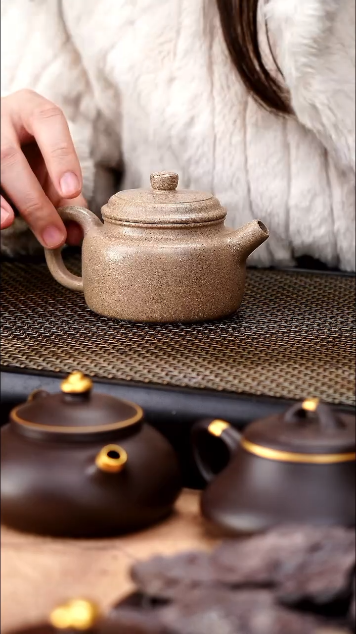 茶壶紫砂五彩老段泥精工德钟140cc