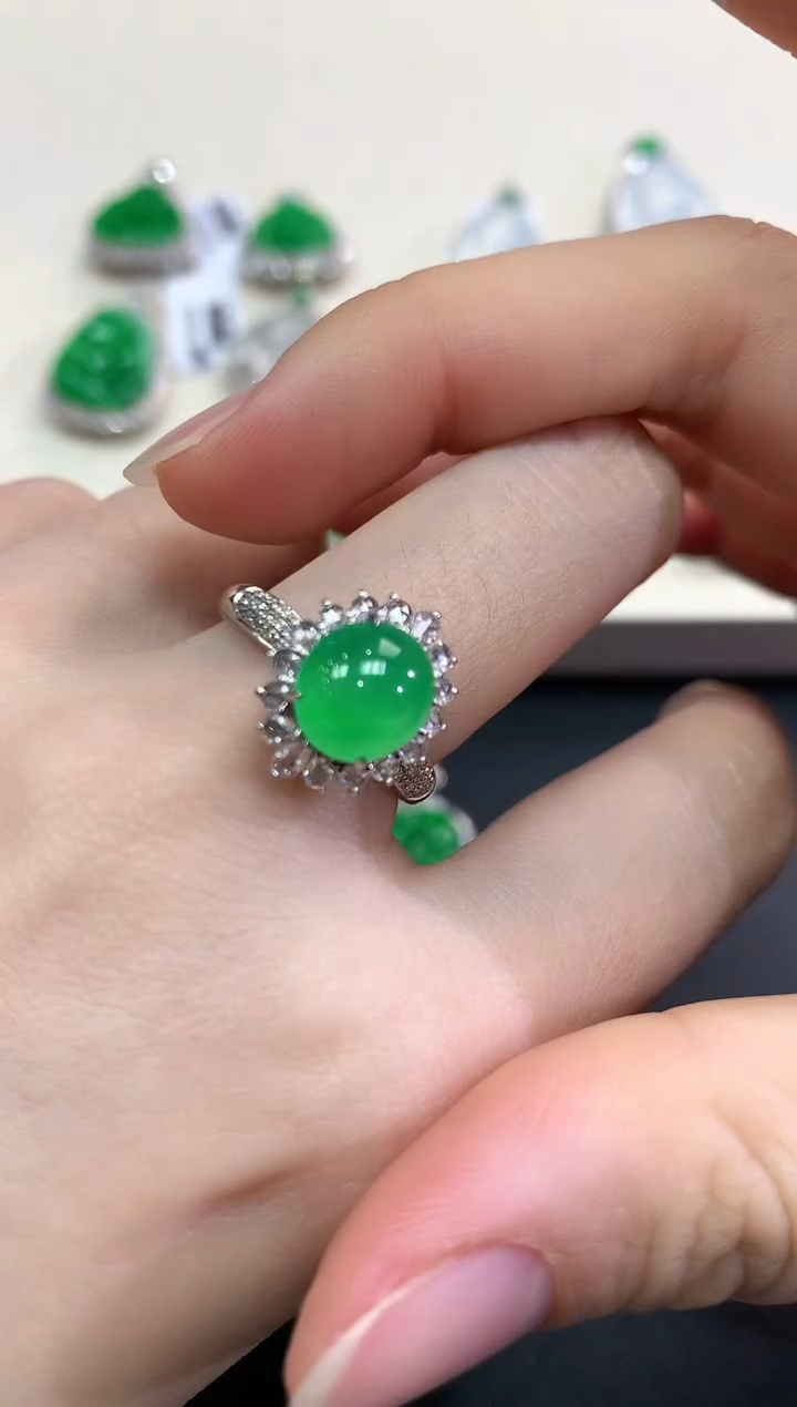 【闪购商品】翡翠戒指18K金镶嵌D76   