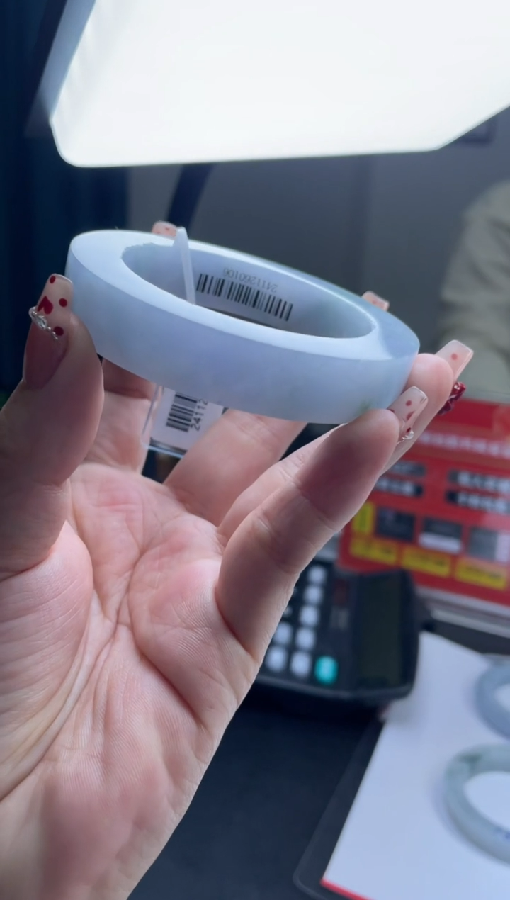 【闪购商品】定制翡翠手镯未镶嵌DDH90799
