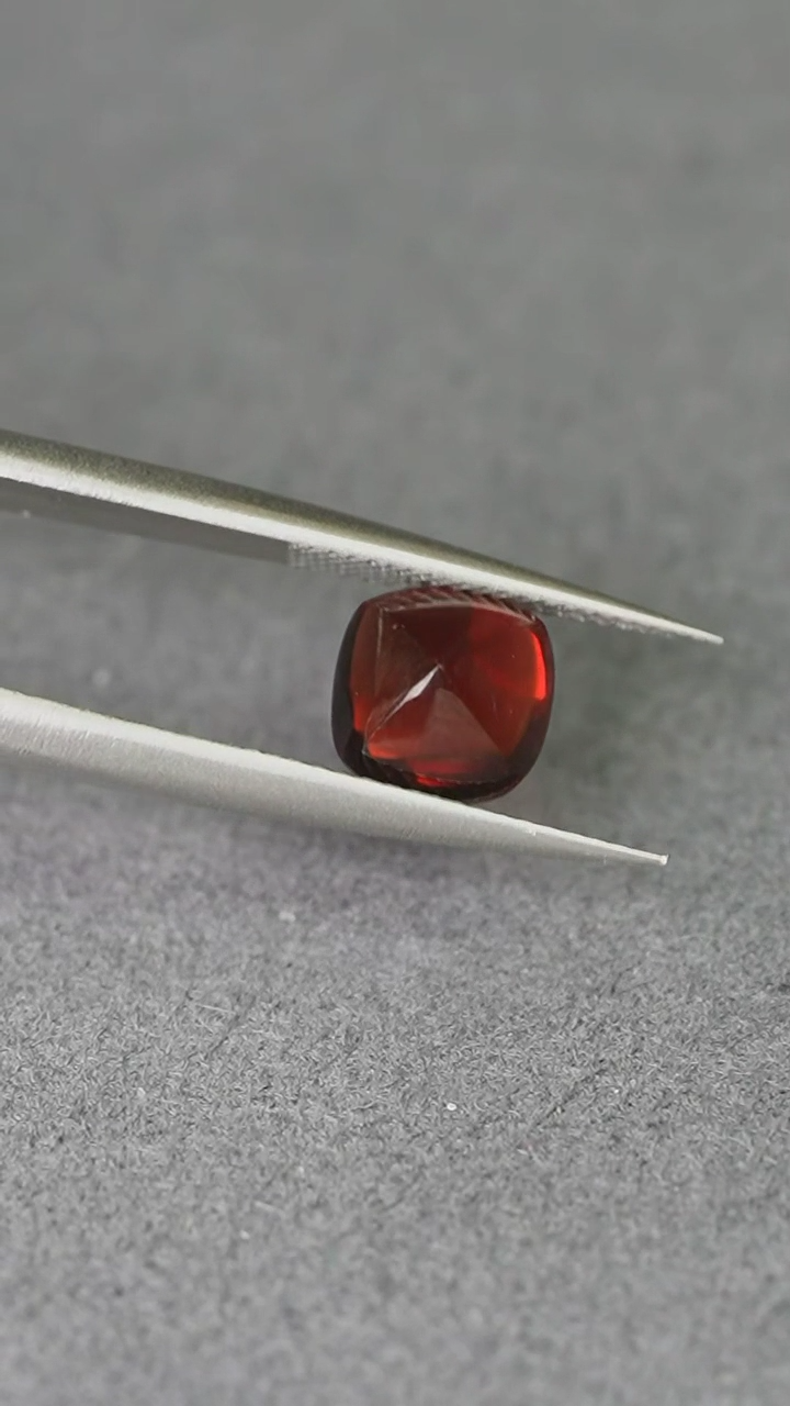 【闪购商品】石榴石2CT未镶嵌-------