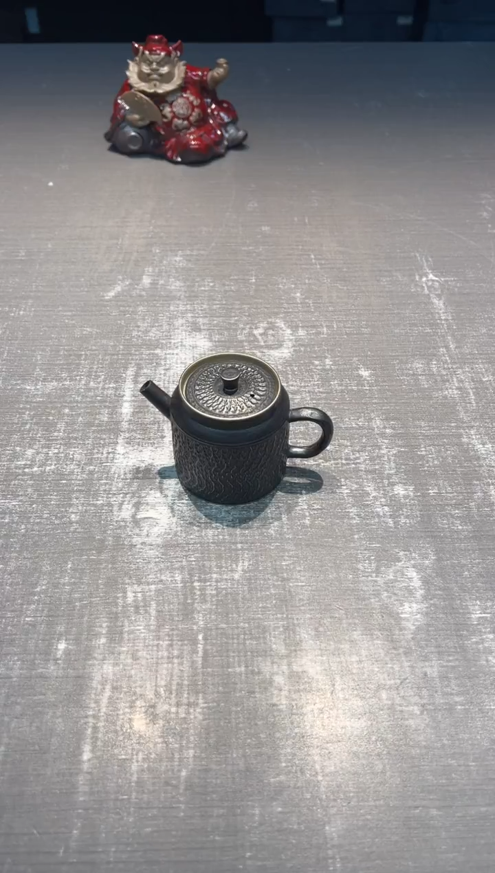 【闪购商品】黑色跳刀正把小壶