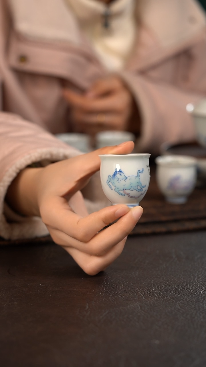 【闪购商品】杯活动价聚澜堂斗彩小鹿小玉兰杯 蓝色