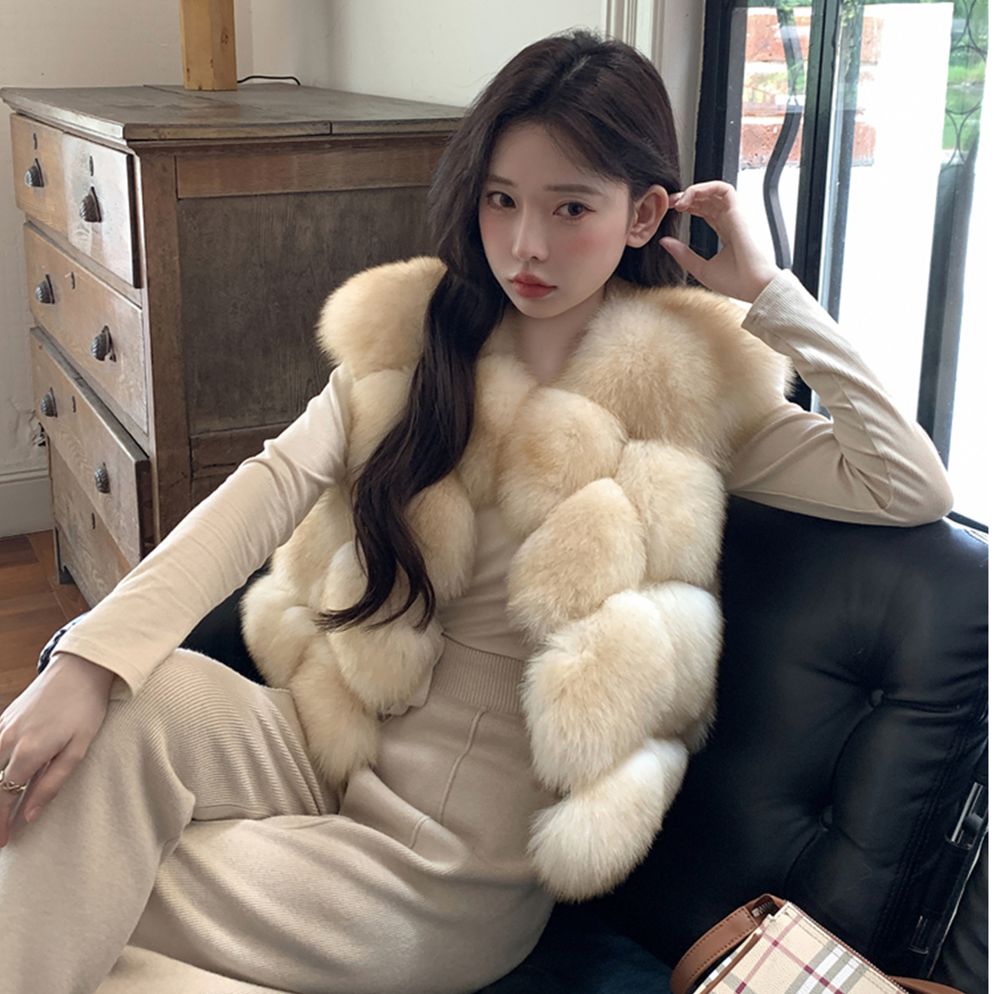人造皮草 暖冬2025冬芬兰毛毛马甲女新款V领显瘦皮草新款鎏金毛毛