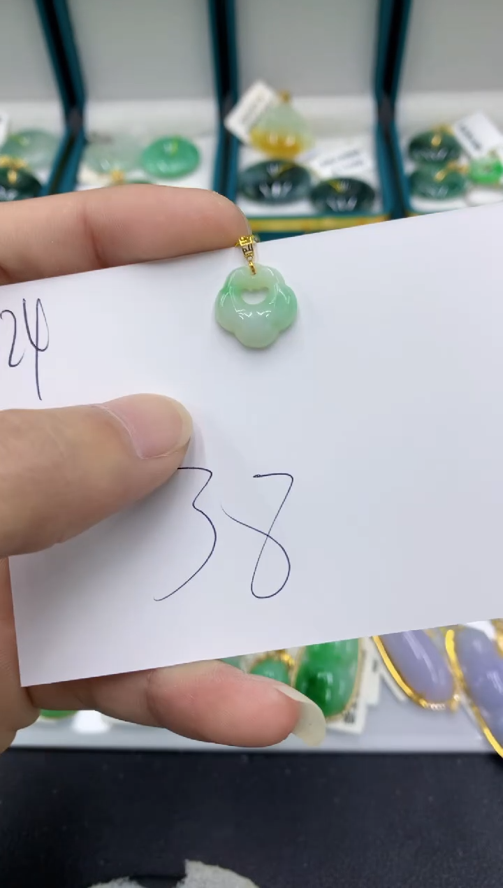 【闪购商品】翡翠颈饰18K金镶嵌翡翠