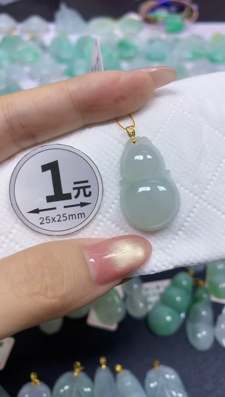 翡翠18K金镶嵌颈饰天然翡翠A货