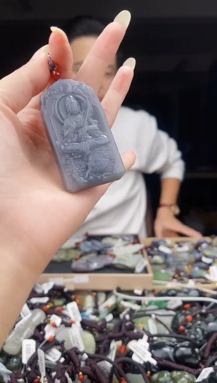 颈饰未镶嵌和田玉1