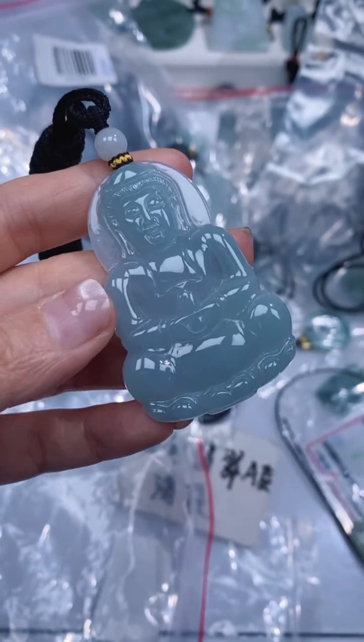 颈饰未镶嵌翡翠吊坠