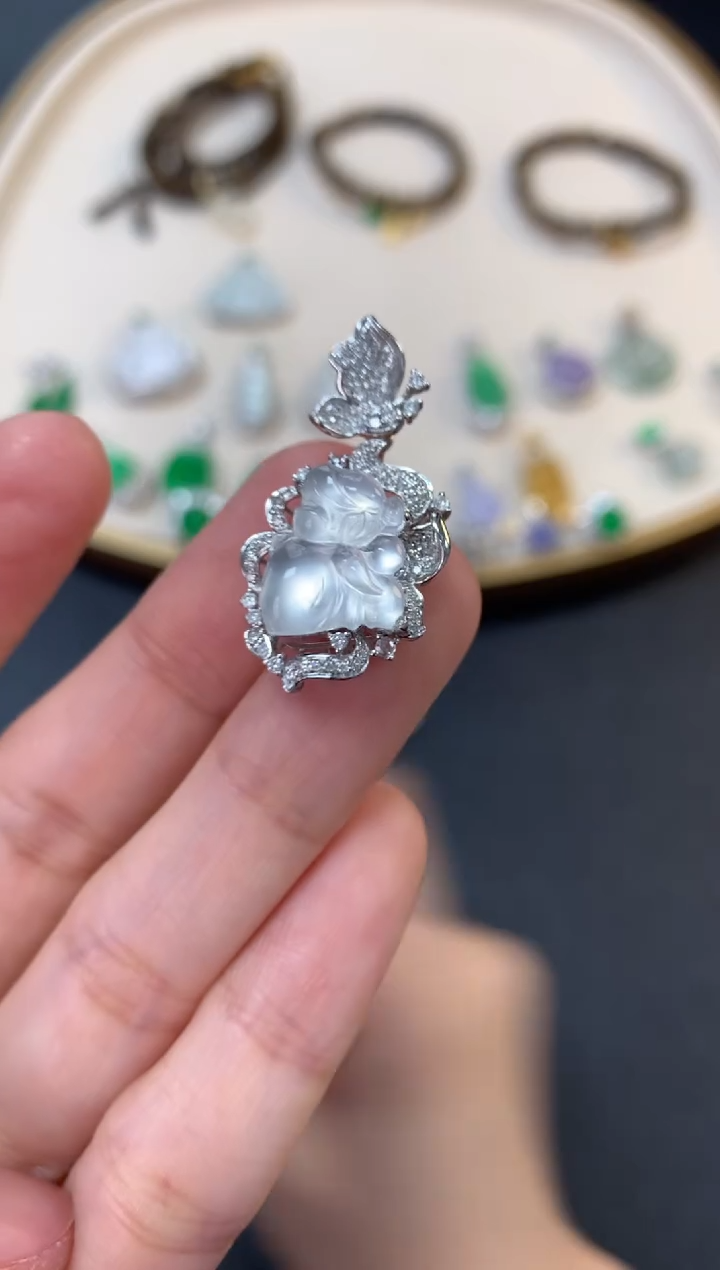 【闪购商品】翡翠吊坠(不含链)18K金镶嵌8800