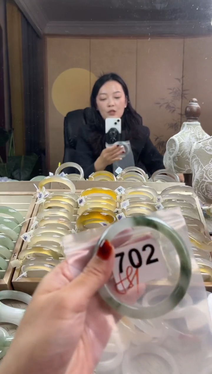 手镯玛瑙/玉髓未镶嵌702天山翠默认微抠微瑕