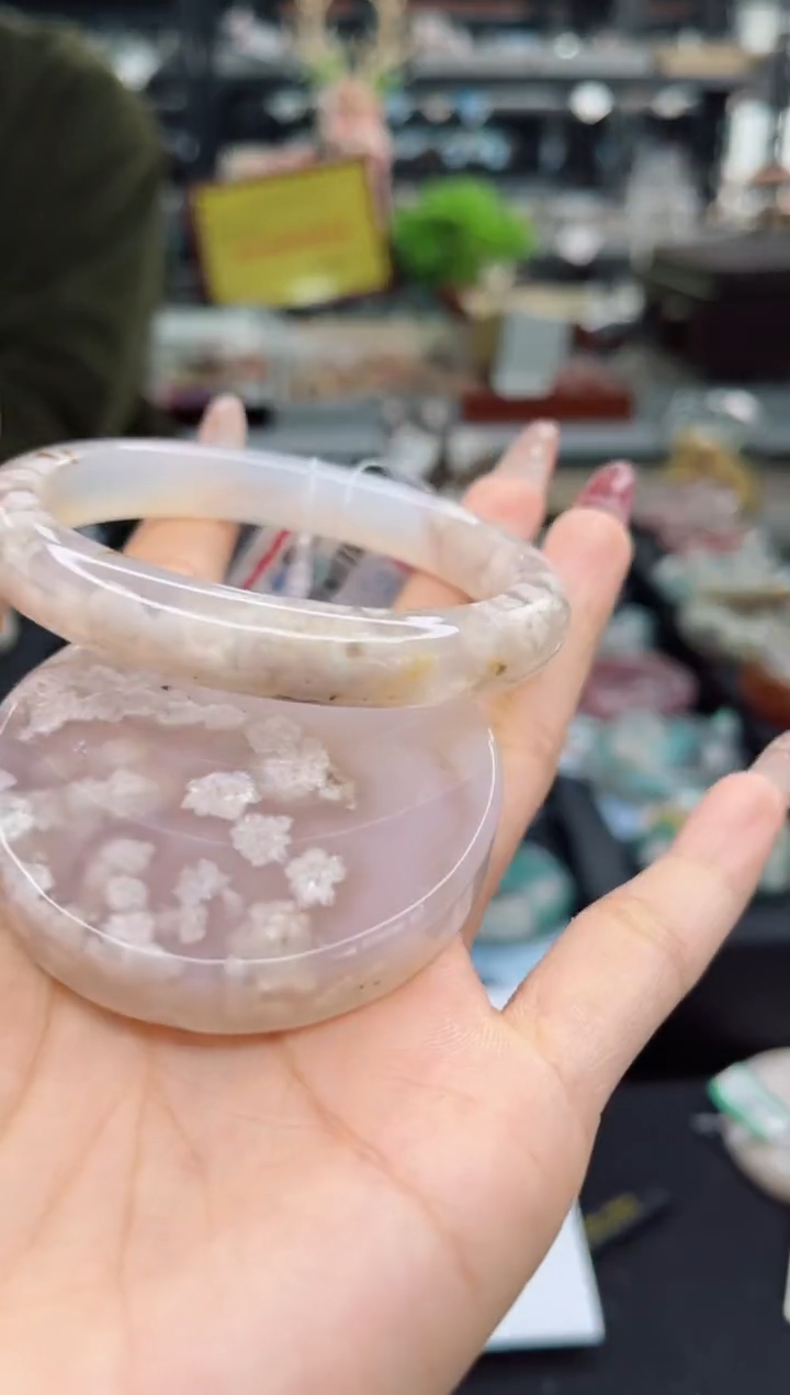 【闪购商品】石英质玉手镯未镶嵌58圈口（赠品镯心）1666640