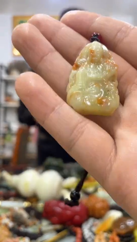 未镶嵌岫玉挂件 