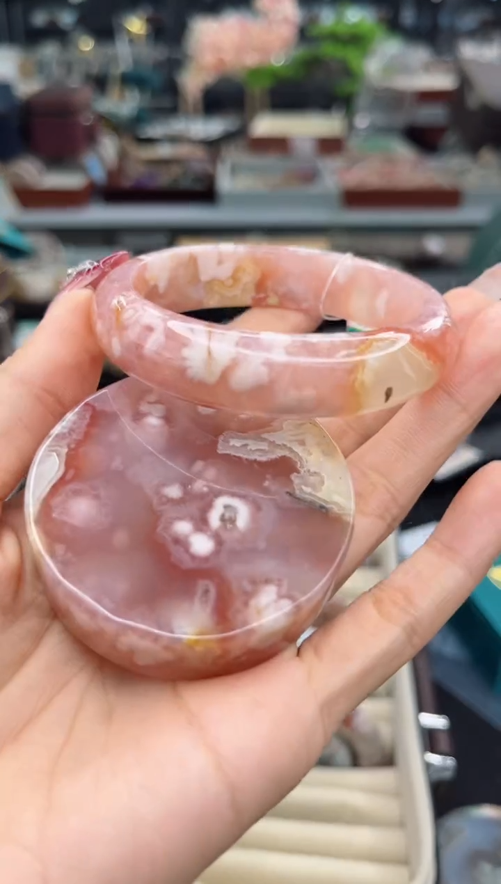 【闪购商品】石英质玉手镯未镶嵌56圈口（赠品镯心）2S9195