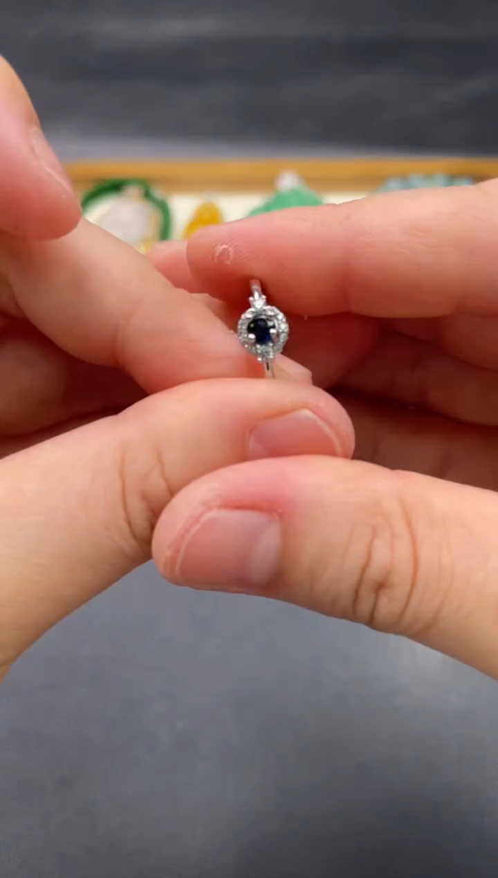 【闪购商品】蓝宝石戒指银S925镶嵌111......