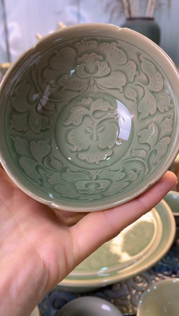 耀州窑微瑕处理 900053二级葵口玉兰杯 647