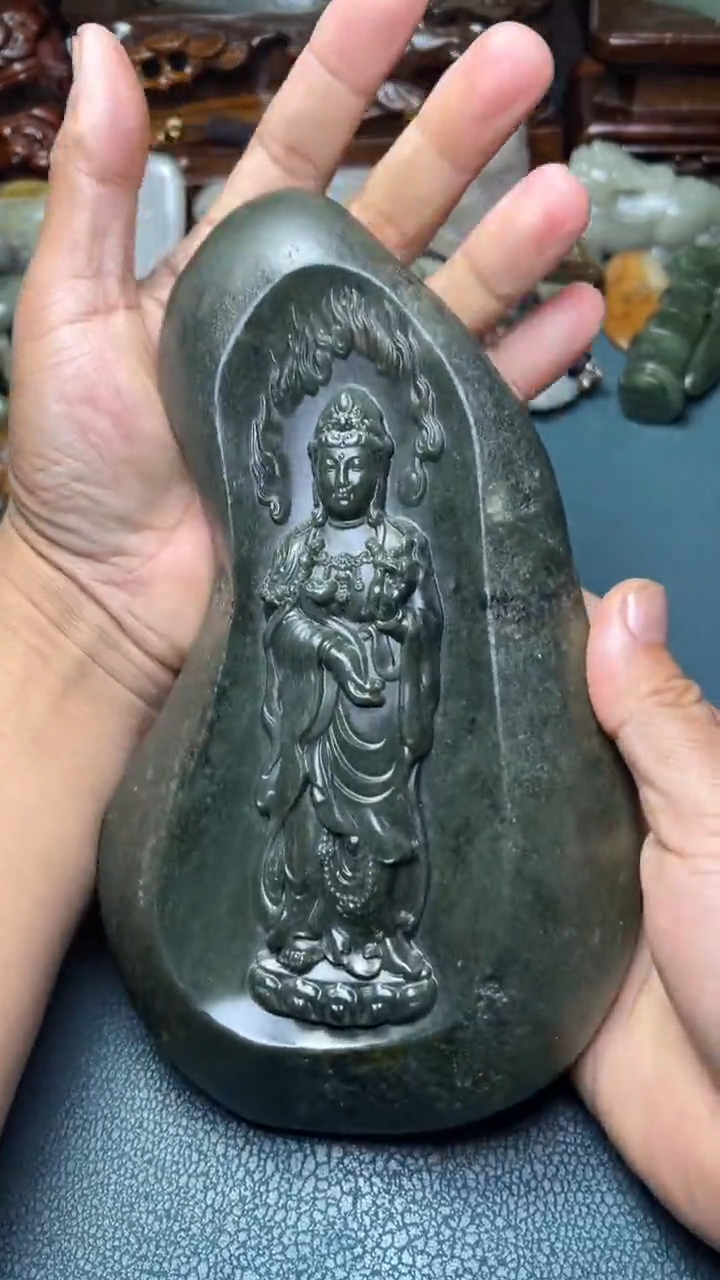 未镶嵌和田玉摆件-