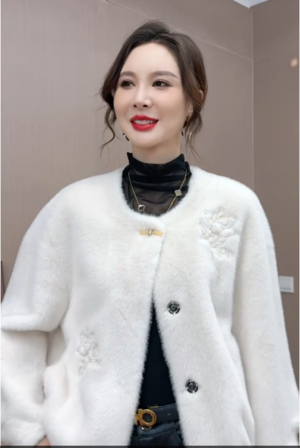 玫瑰花时尚短款毛毛外套Z5116