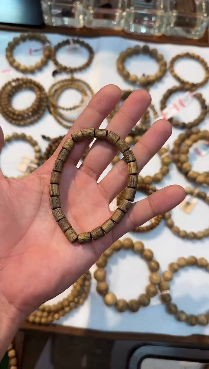 【闪购商品】沉香沉香香囊 绿棋随型珠3克多样性发一沉香