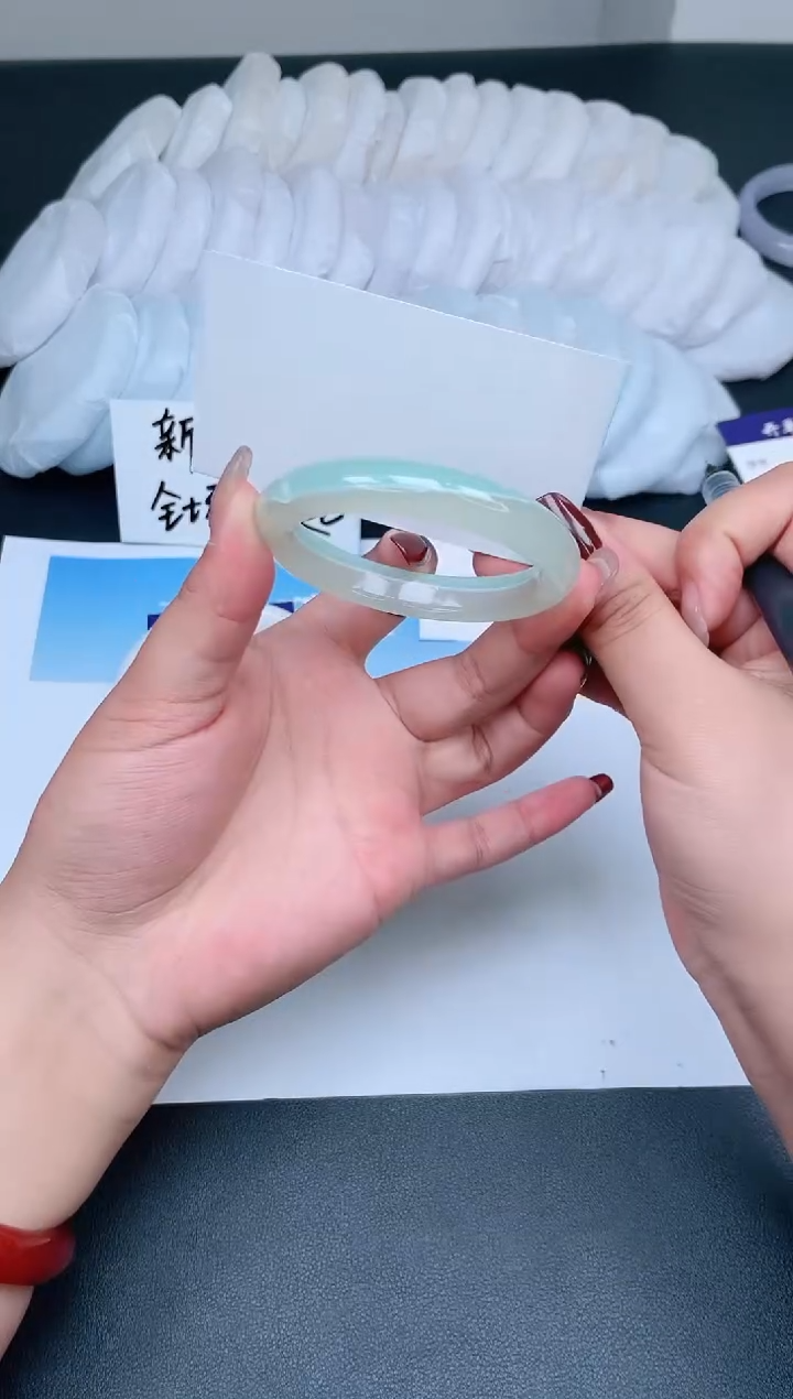 【闪购商品】石英质玉手镯未镶嵌385-55.1