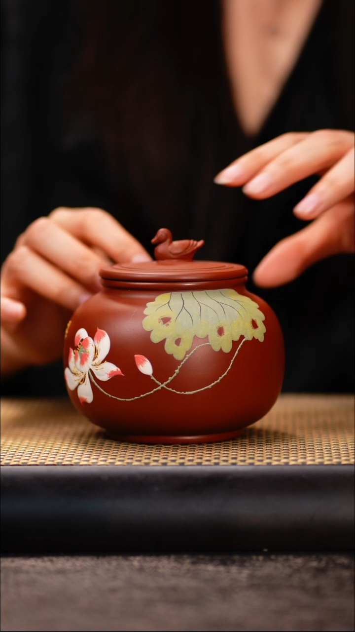 15小鱼朱泥荷花茶叶罐