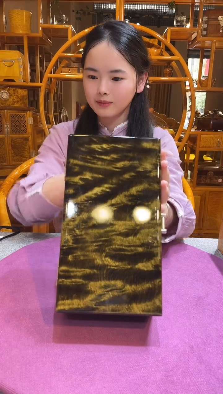 阴沉木文玩盒25公分