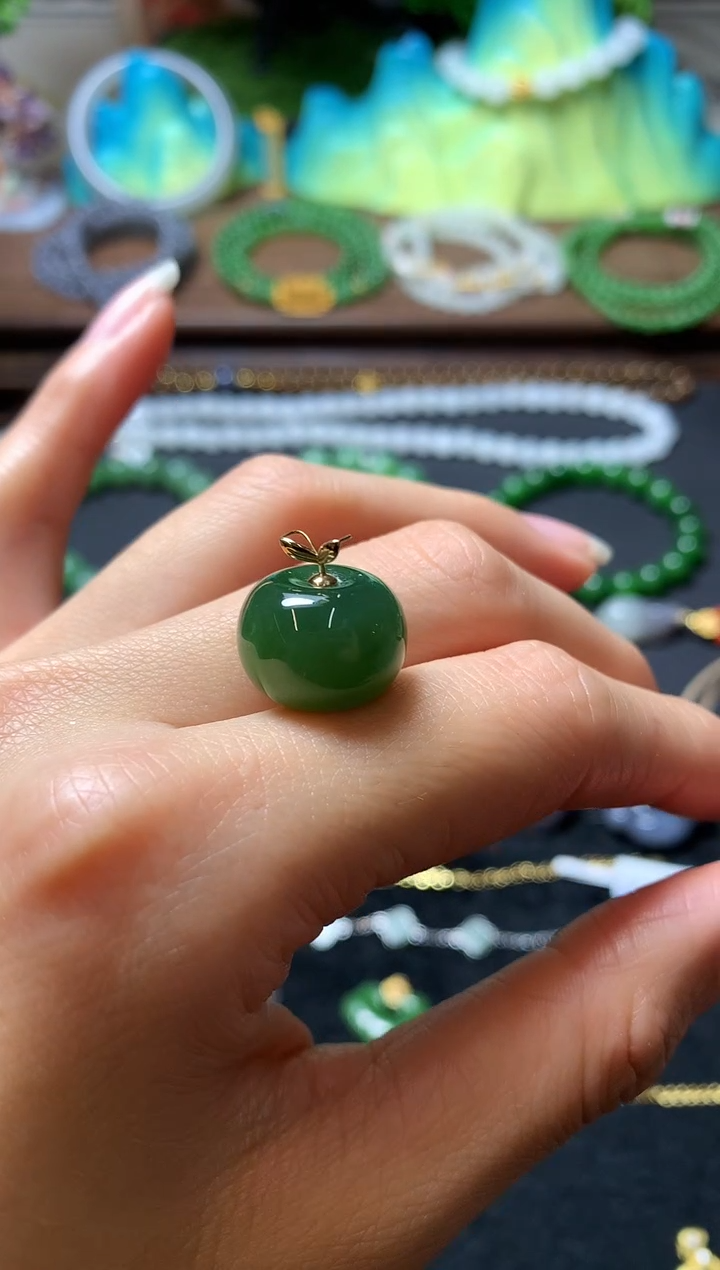 【闪购商品】和田玉颈饰18K金镶嵌吊坠