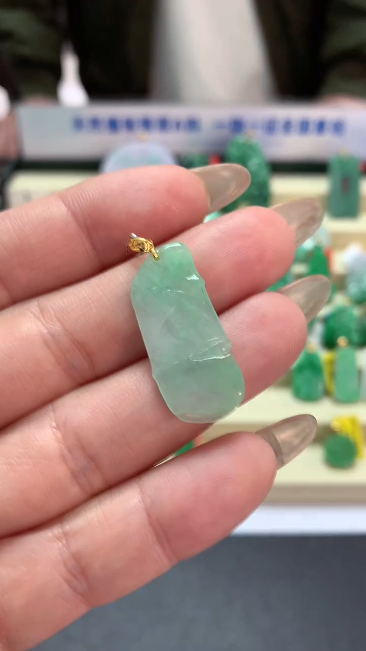 【闪购商品】翡翠吊坠(不含链)18K金镶嵌挂件