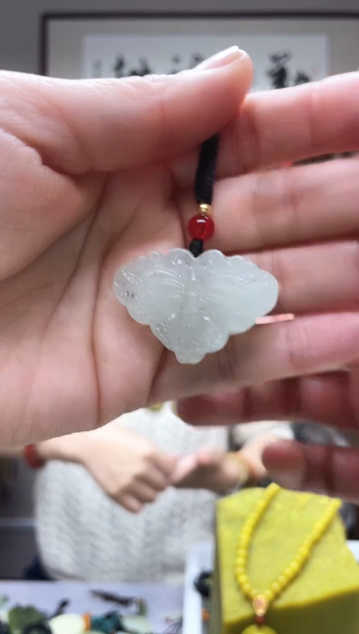 未镶嵌岫玉吊坠`