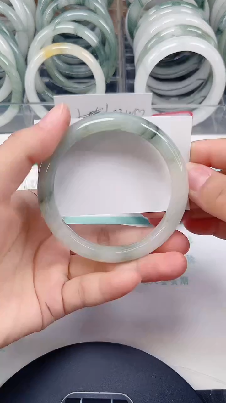 未镶嵌手镯石英质玉245-59/60