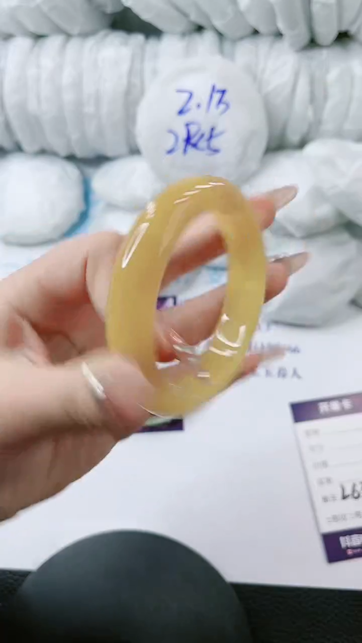 【闪购商品】石英质玉手镯未镶嵌多样性发货L633