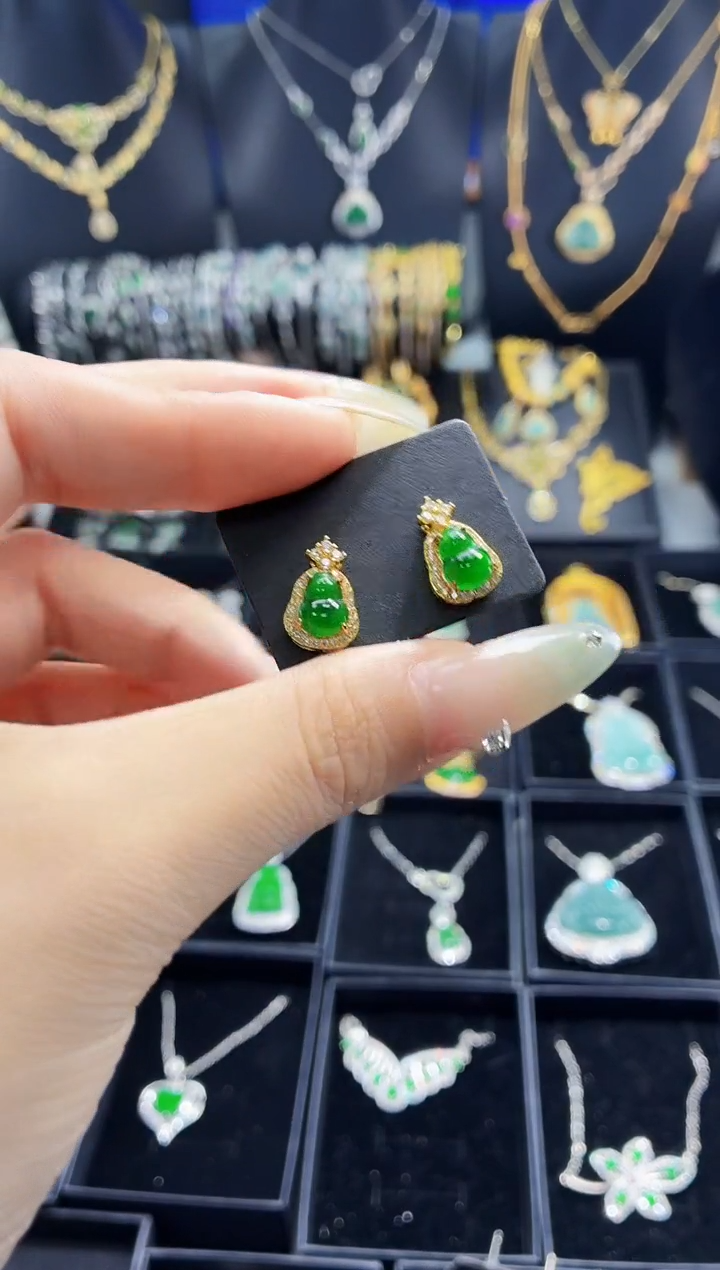 翡翠未镶嵌吊坠(不含链)天然翡翠a货 多样性发其一