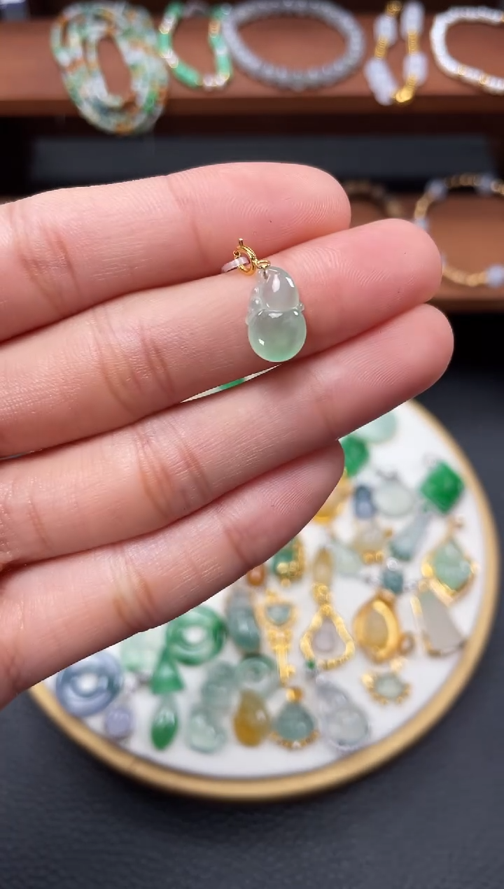 【闪购商品】翡翠吊坠(不含链)18K金镶嵌一个  JK223