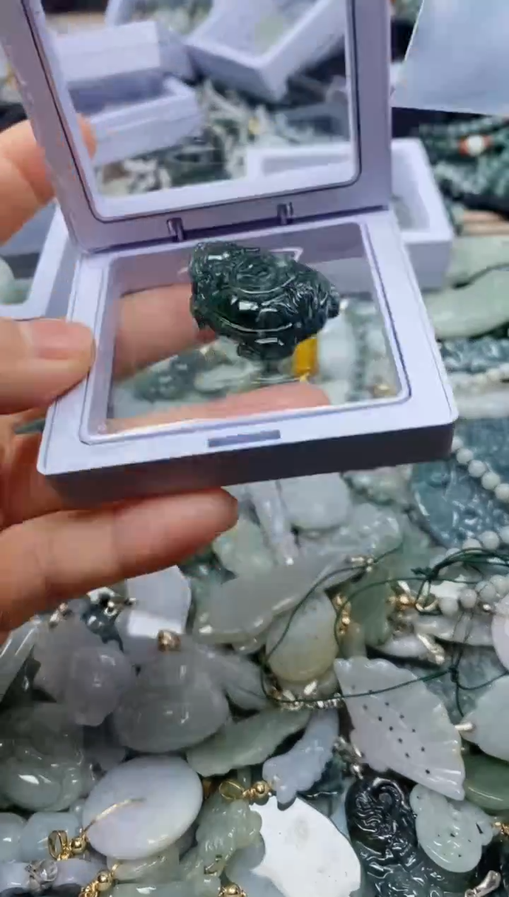 【闪购商品】翡翠吊坠(不含链)未镶嵌34819