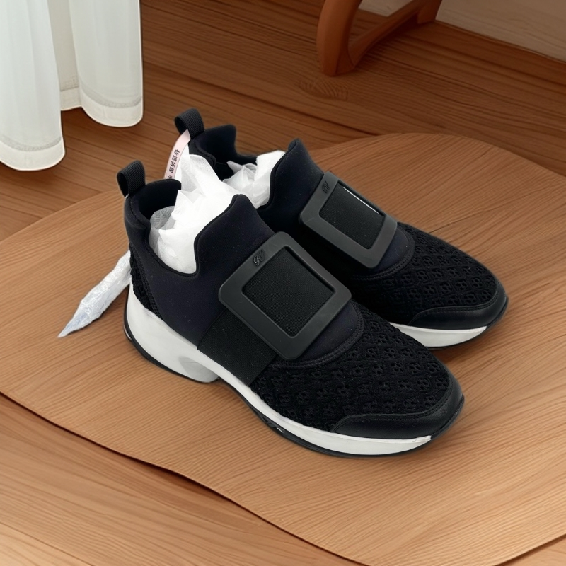95新 Roger Vivier/罗杰·维威耶 37码/黑色方扣运动鞋 TT0562