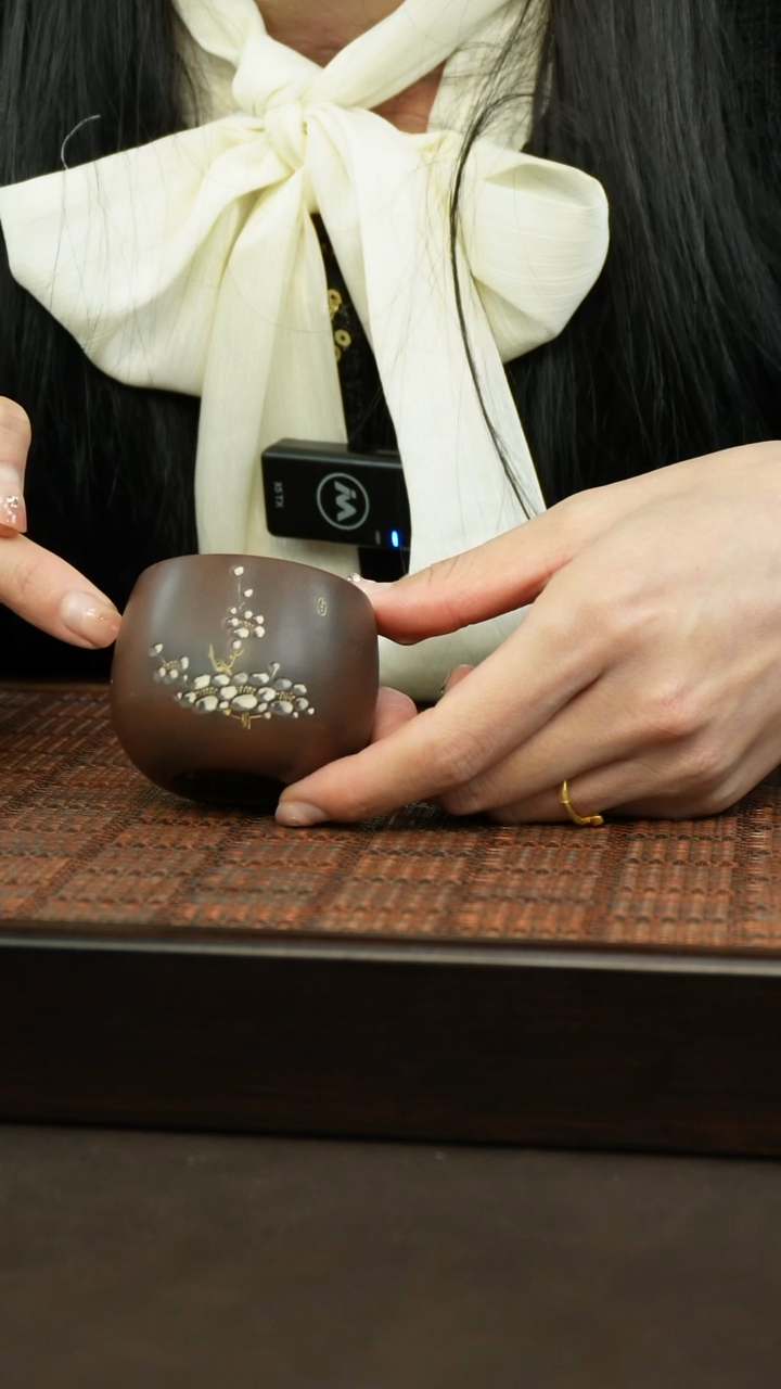 【闪购商品】坭兴陶梅花刻绘主人杯古铜色