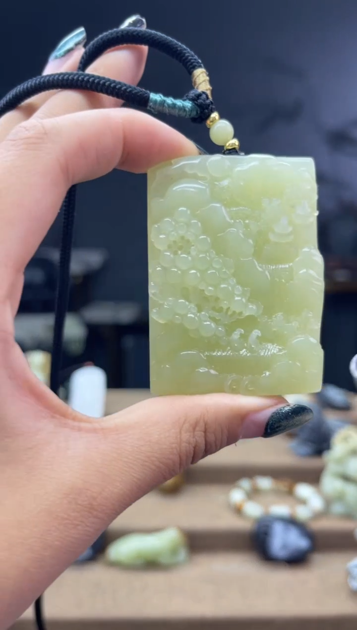 颈饰未镶嵌和田玉1