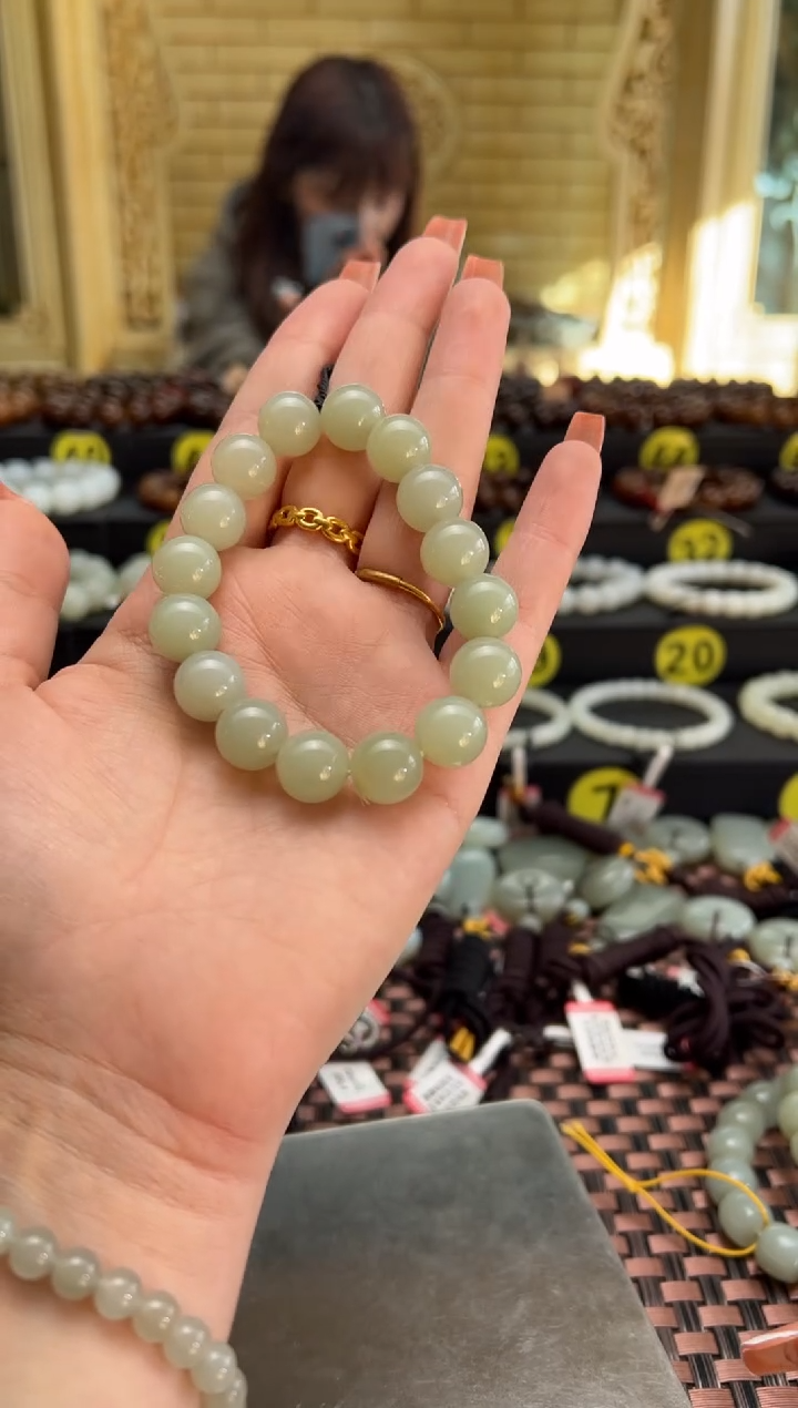 【闪购商品】和田玉手串未镶嵌且末料青白玉卡12手串