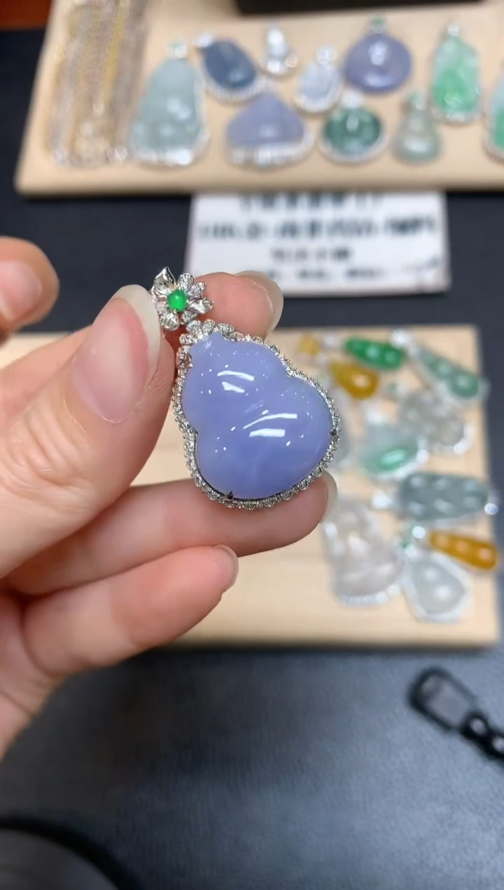 【闪购商品】翡翠颈饰18K金镶嵌葫芦【无服务费