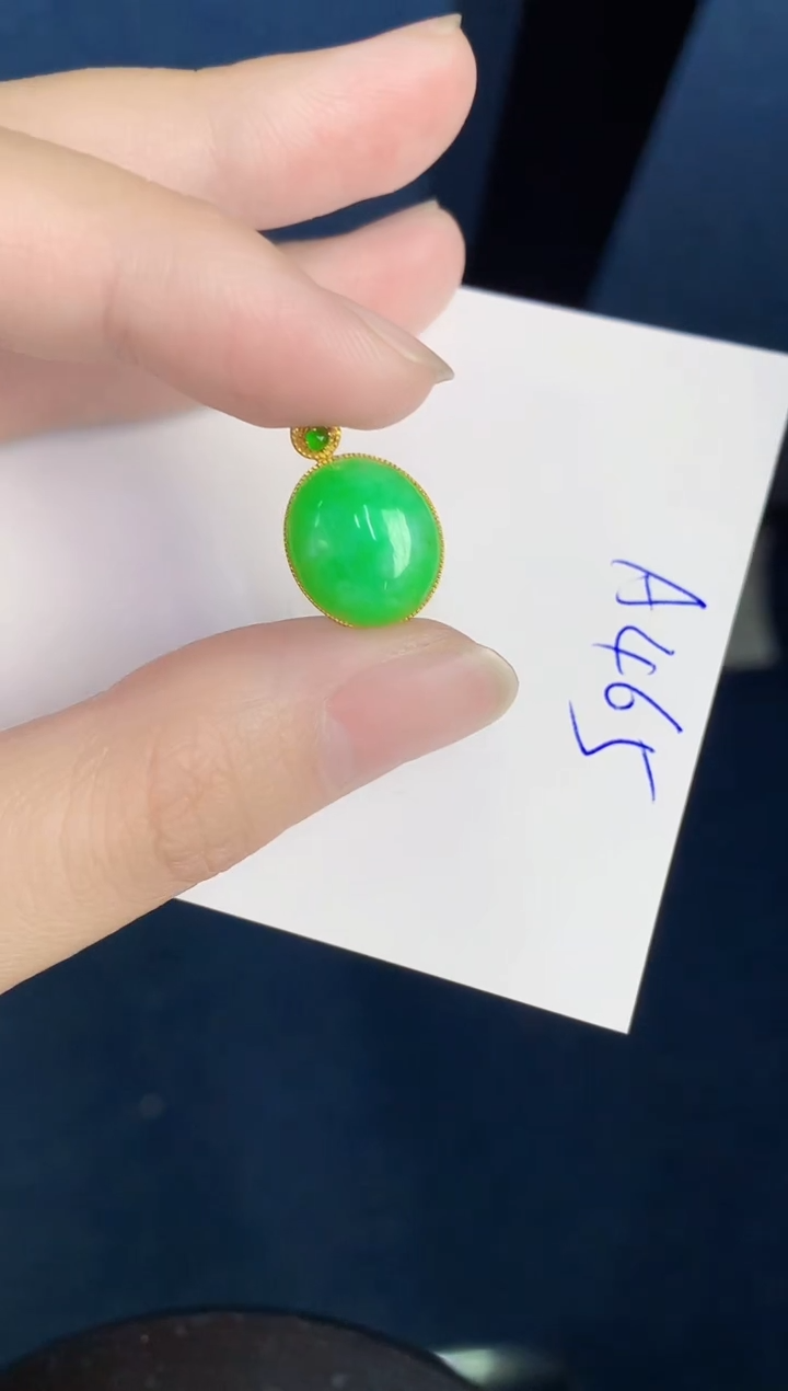 翡翠18K金镶嵌颈饰000000000