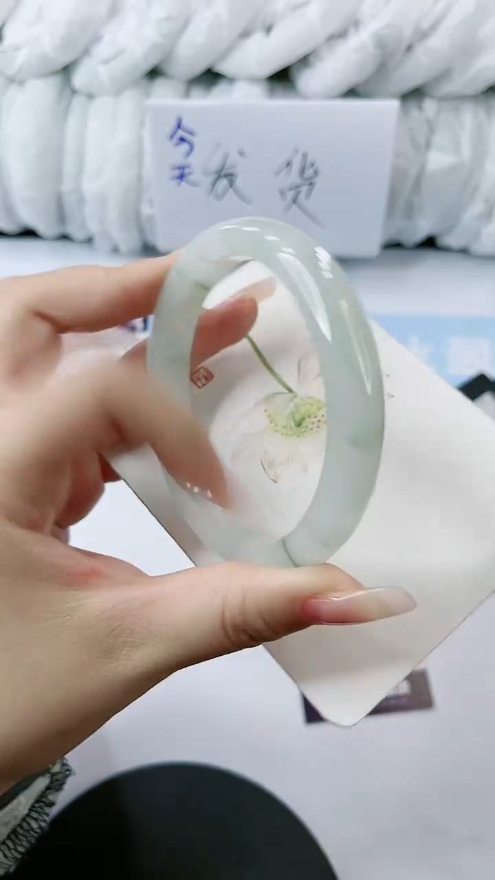 【闪购商品】石英质玉手镯未镶嵌多样性发货C627-62