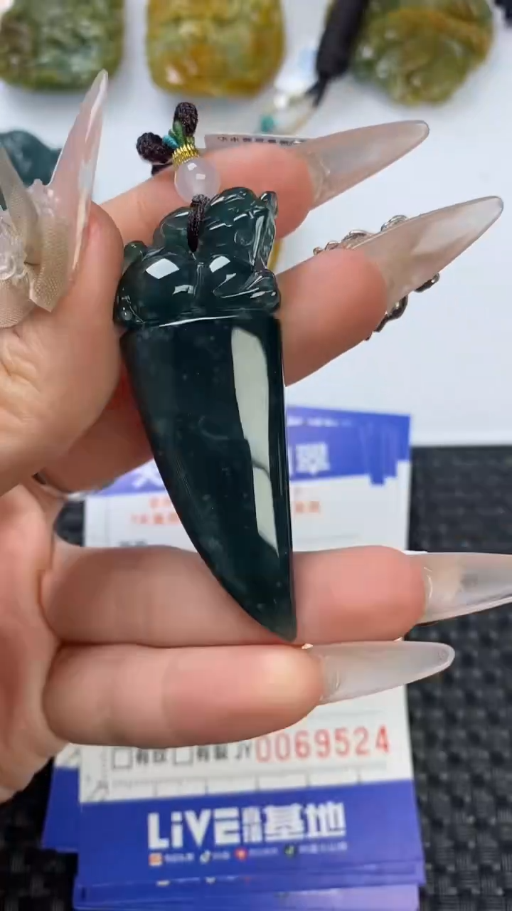 【闪购商品】翡翠颈饰未镶嵌1111111111111111