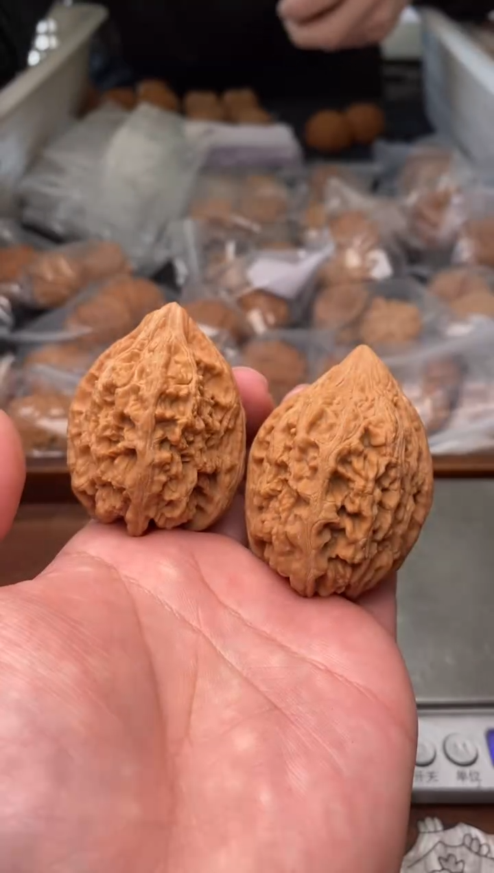 【闪购商品】文玩核桃把件G27号41尺大沽石