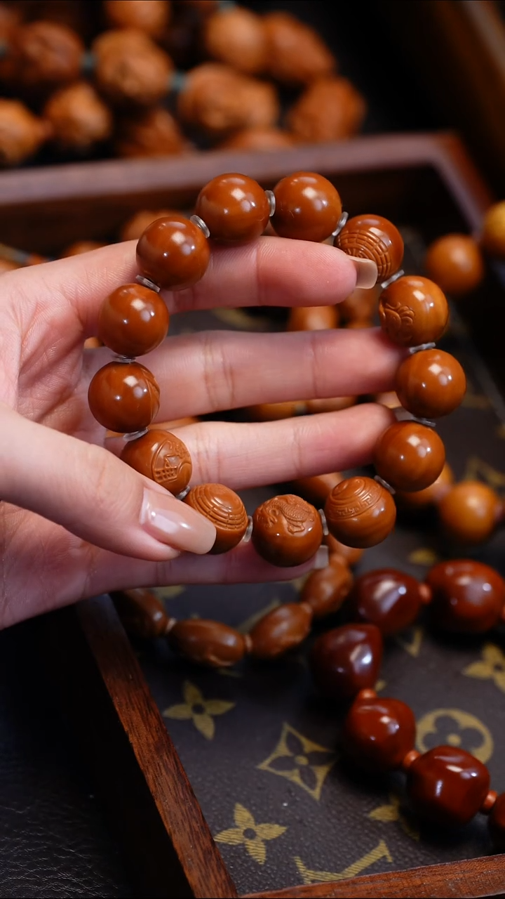 【闪购商品】橄榄核吊坠苏工橄榄核