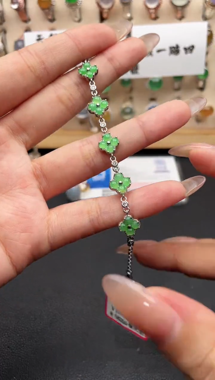 未镶嵌戒指翡翠一物一证一礼盒