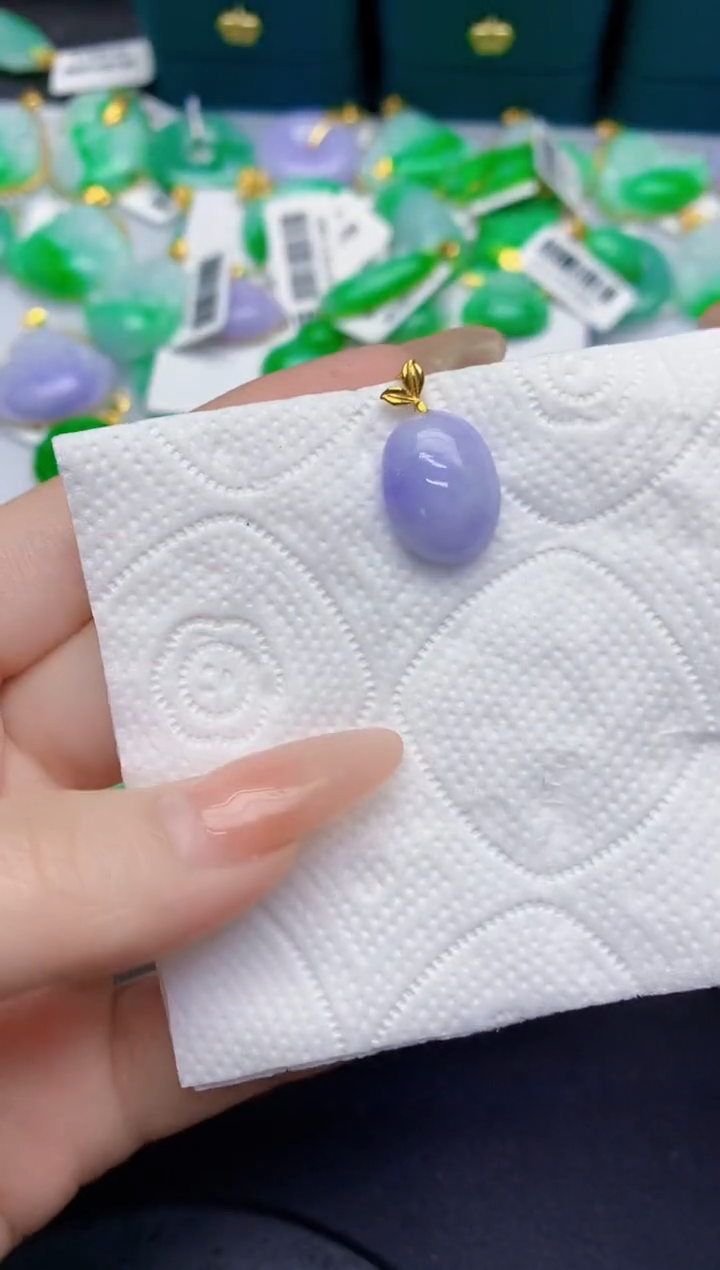 颈饰18K金镶嵌翡翠缅甸天然翡翠A货