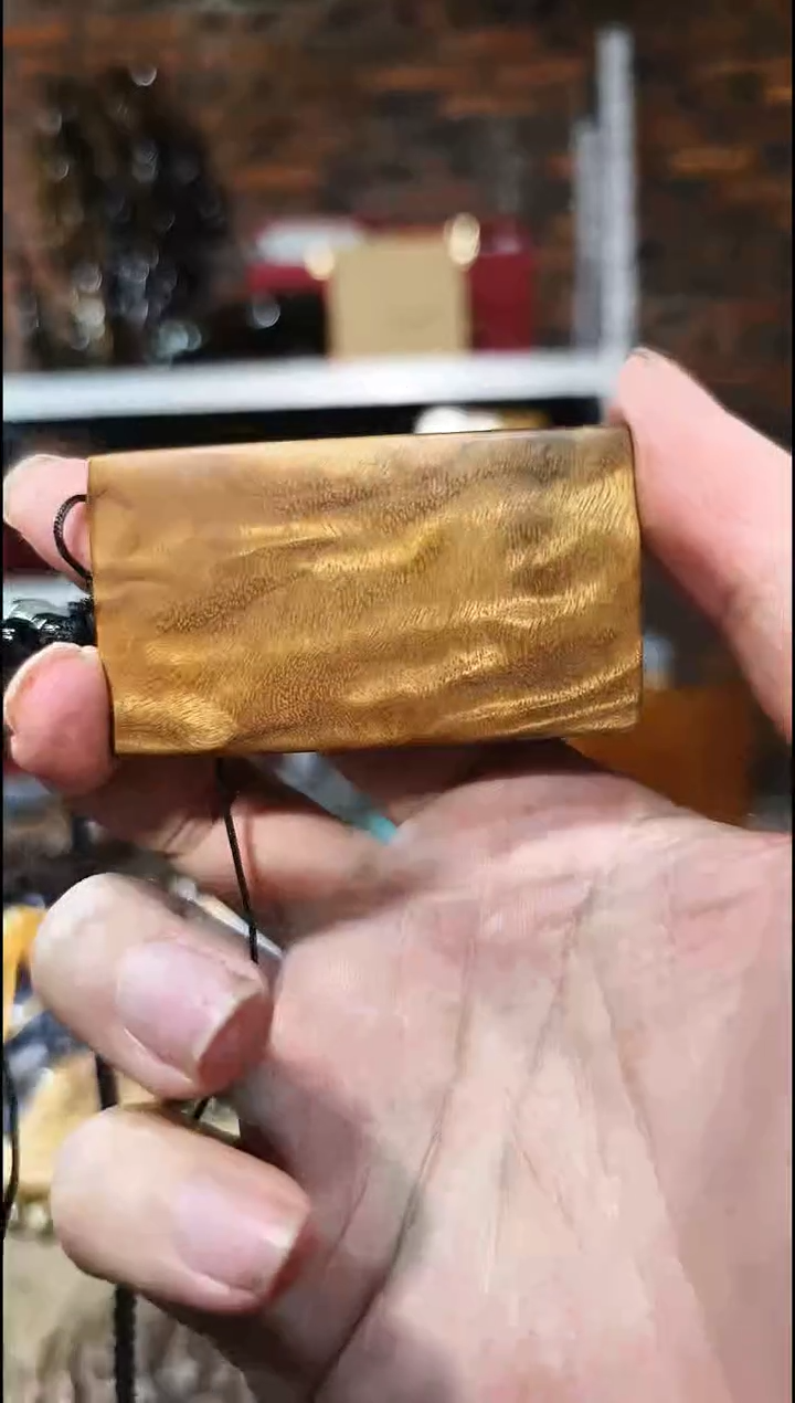 金丝楠无事牌脖挂