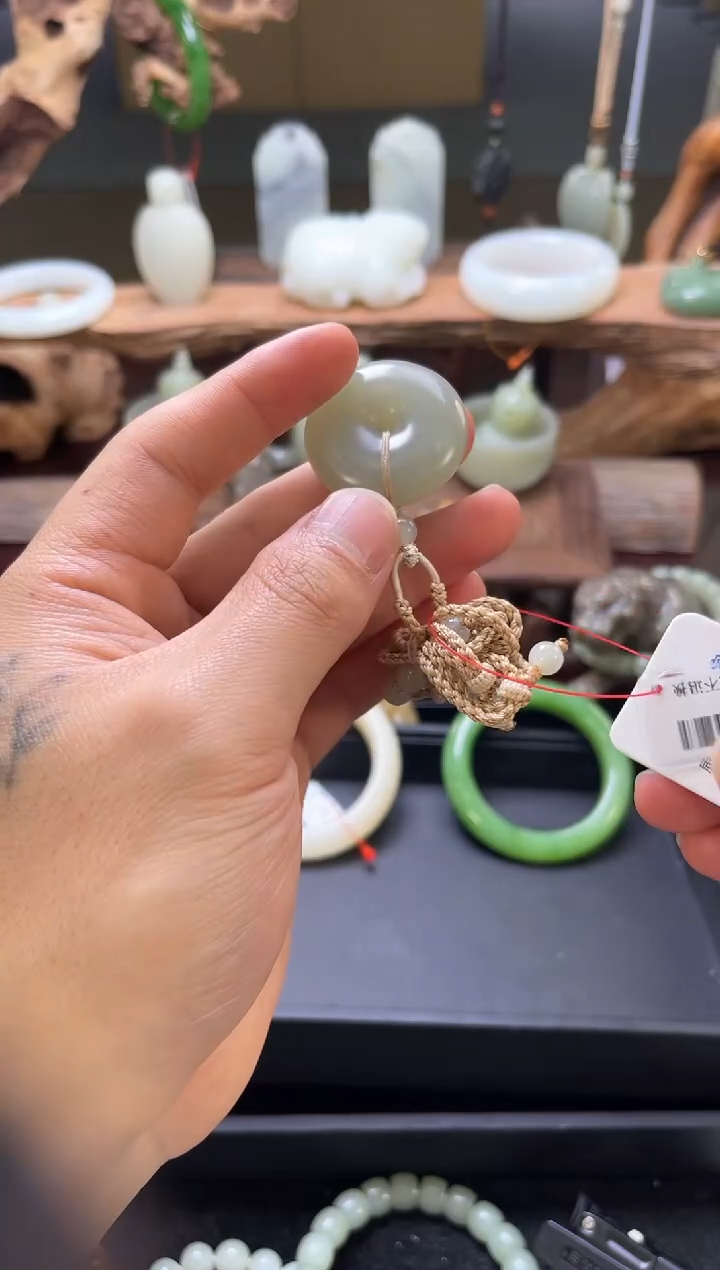 【闪购商品】和田玉吊坠未镶嵌且末青白 平安扣 822385