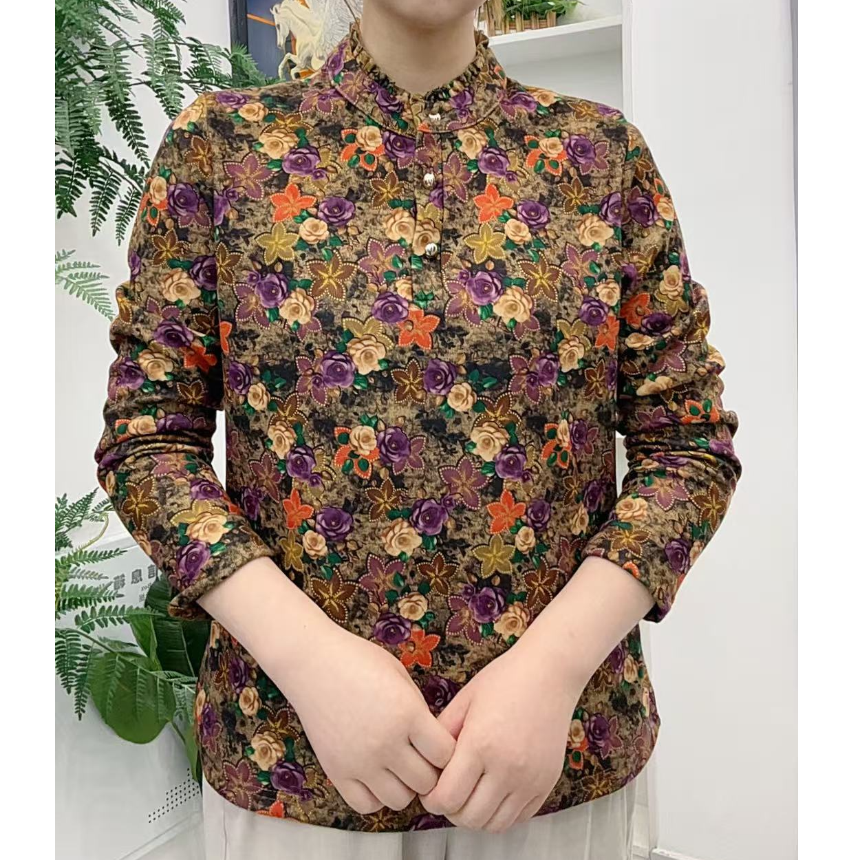 加绒保暖中老年女士过冬保暖秋冬打底衫妈妈休闲立领上衣百搭加厚