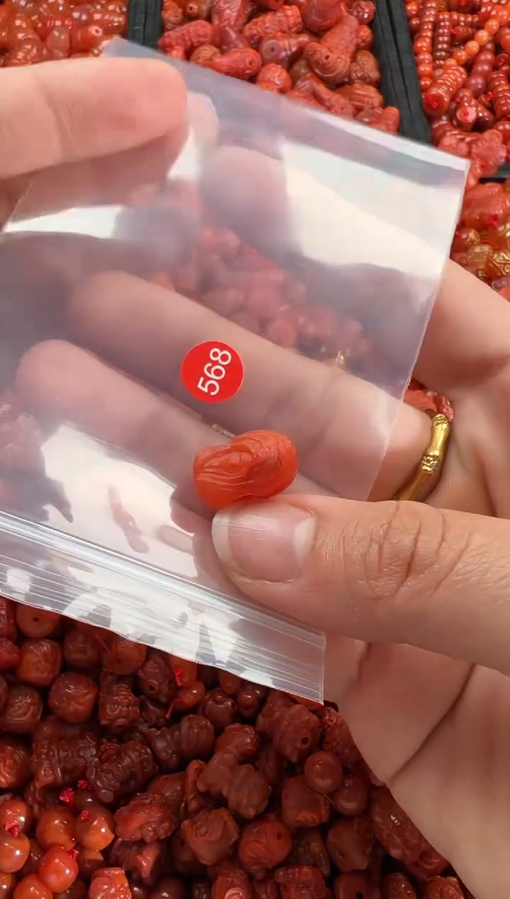 【闪购商品】南红玛瑙颈饰未镶嵌1