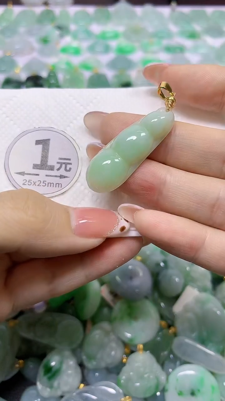 颈饰未镶嵌翡翠 天然翡翠A货