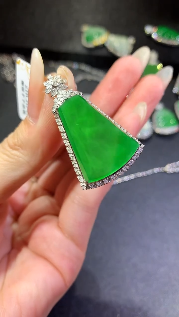 【闪购商品】翡翠吊坠(不含链)18K金镶嵌96-无事牌